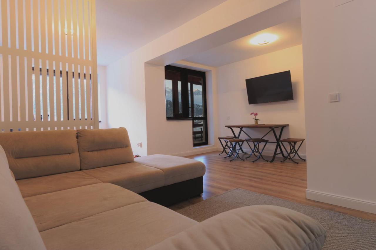 Best View Ap With Parking And 2 Bathrooms Sinaia Bagian luar foto