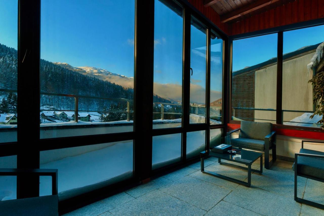 Best View Ap With Parking And 2 Bathrooms Sinaia Bagian luar foto