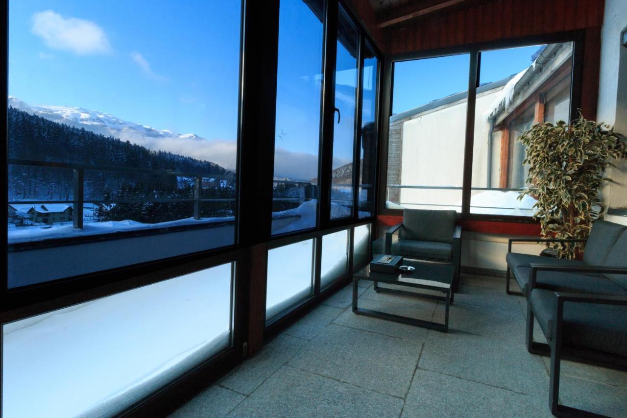 Best View Ap With Parking And 2 Bathrooms Sinaia Bagian luar foto