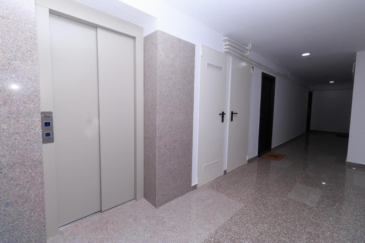 Best View Ap With Parking And 2 Bathrooms Sinaia Bagian luar foto