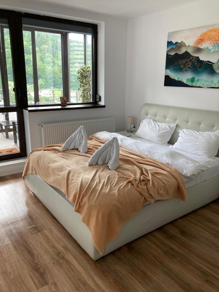 Best View Ap With Parking And 2 Bathrooms Sinaia Bagian luar foto