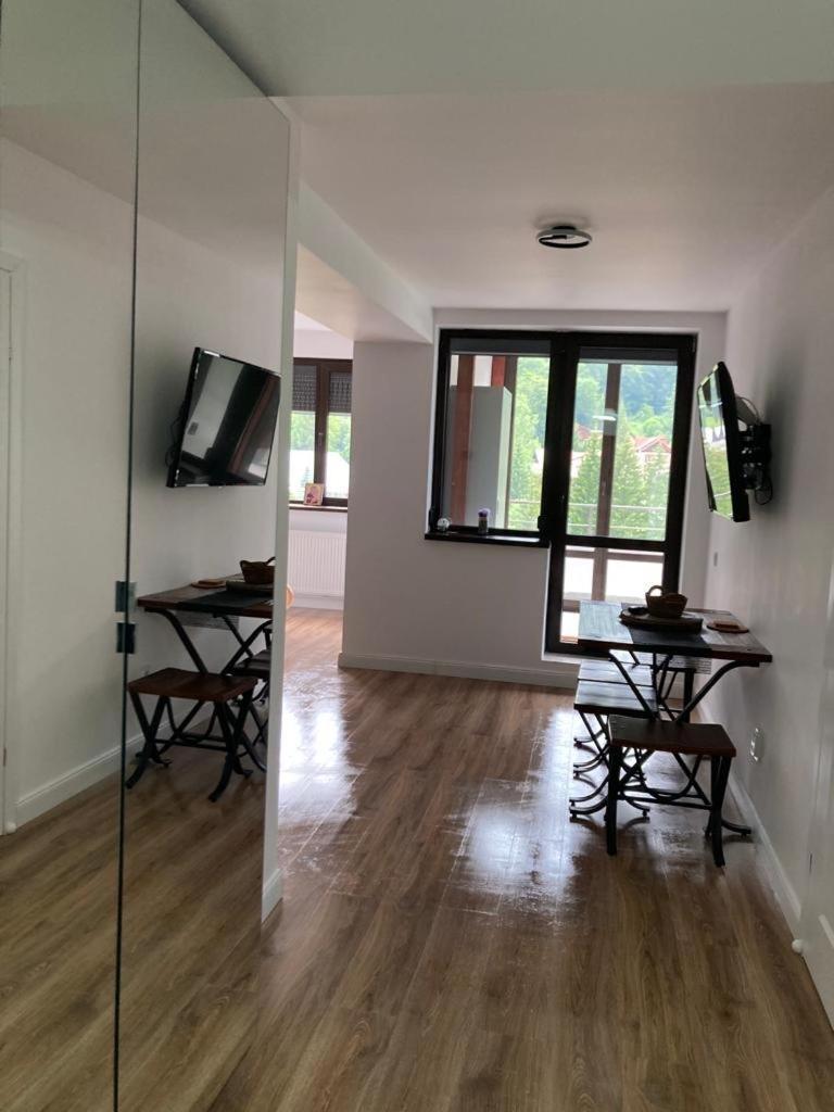 Best View Ap With Parking And 2 Bathrooms Sinaia Bagian luar foto
