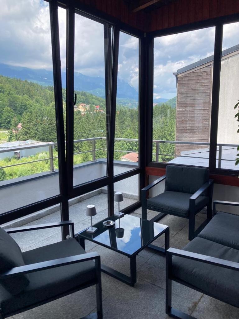 Best View Ap With Parking And 2 Bathrooms Sinaia Bagian luar foto