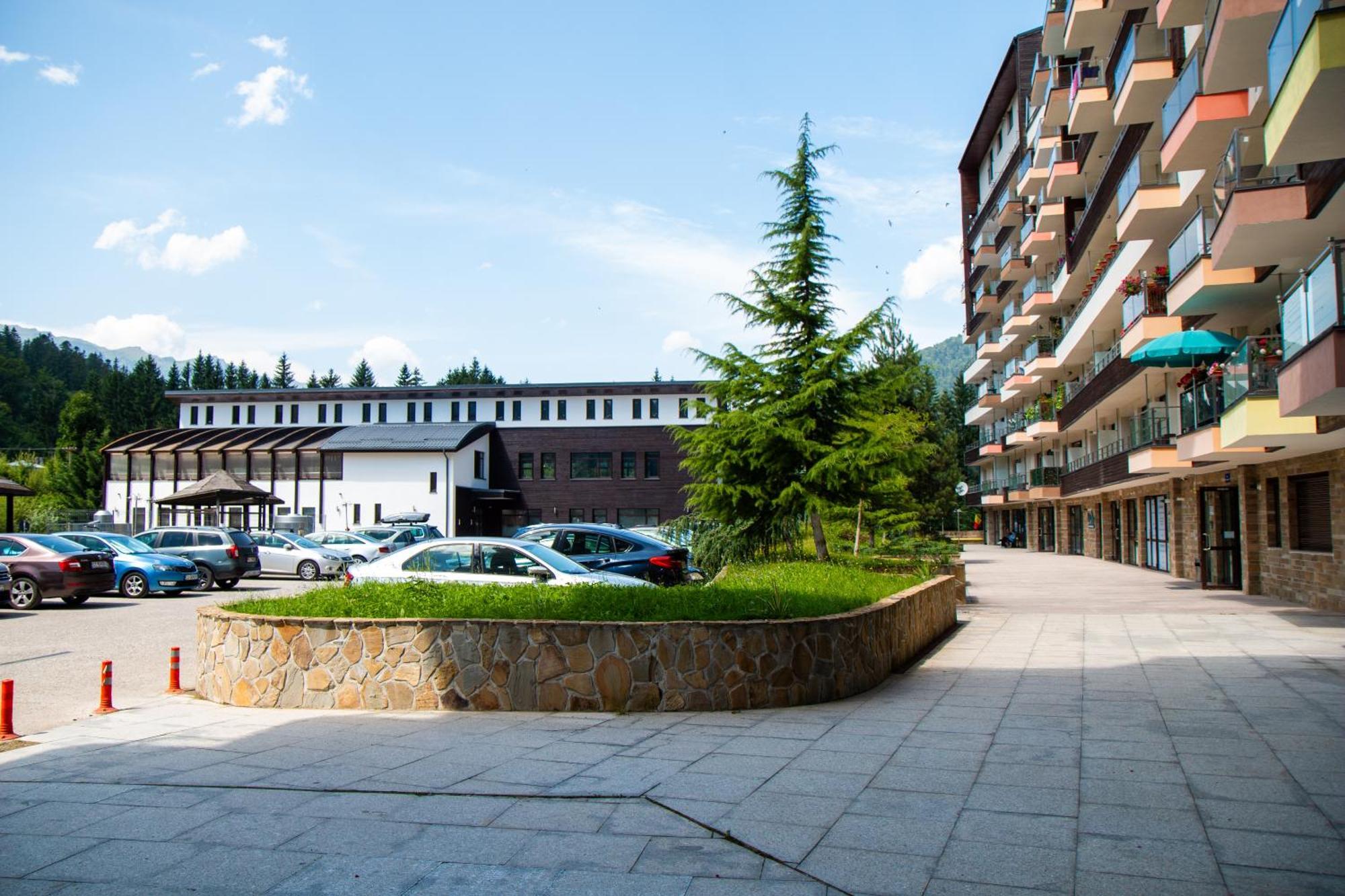 Best View Ap With Parking And 2 Bathrooms Sinaia Bagian luar foto