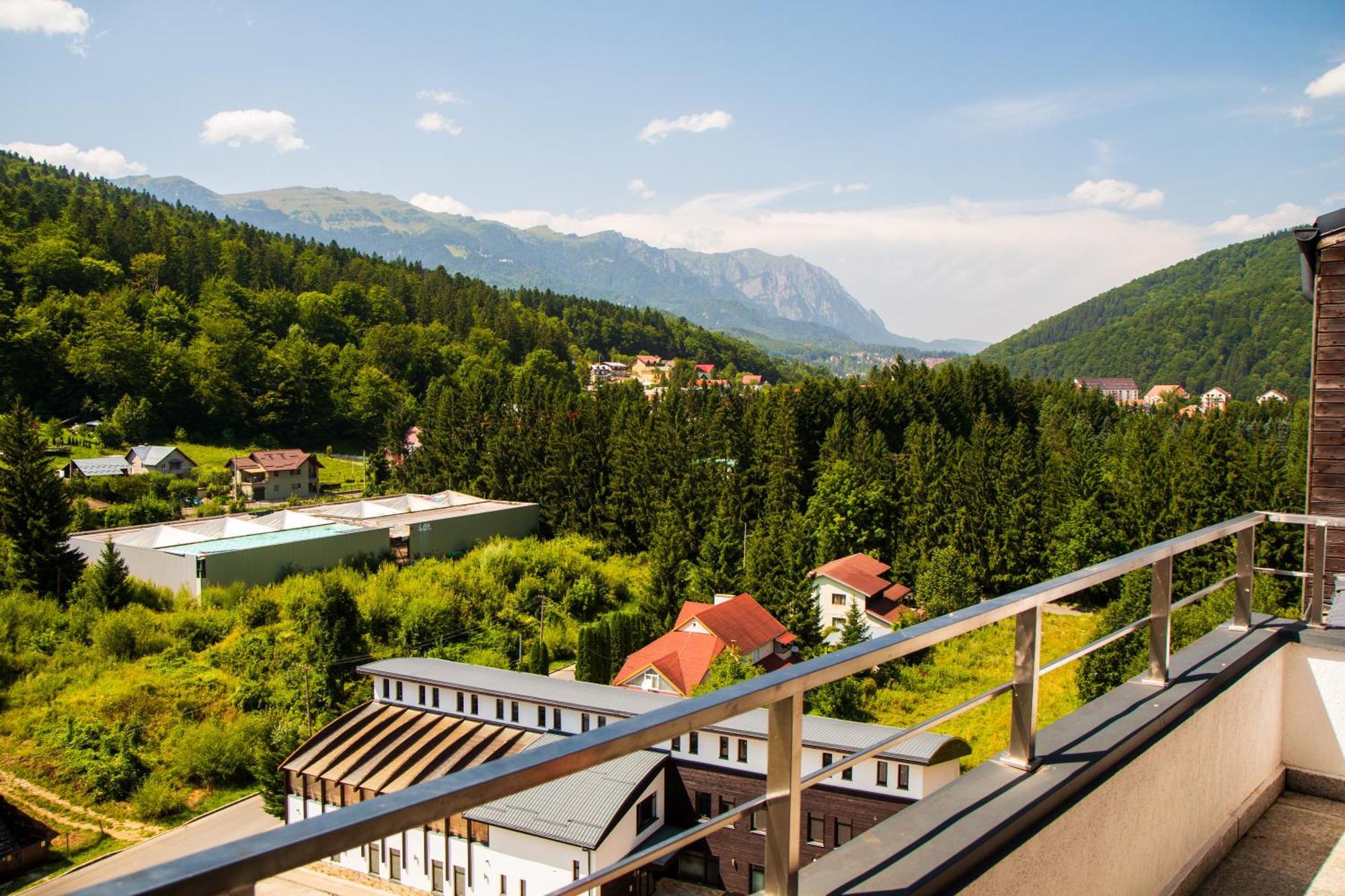 Best View Ap With Parking And 2 Bathrooms Sinaia Bagian luar foto