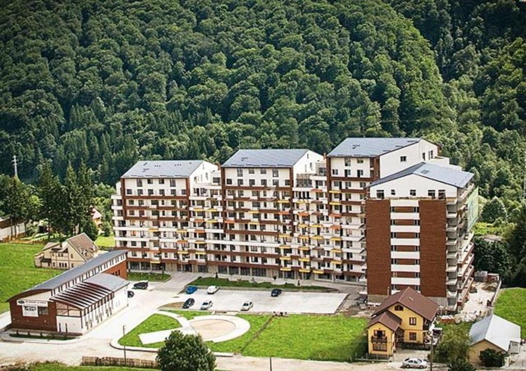 Best View Ap With Parking And 2 Bathrooms Sinaia Bagian luar foto