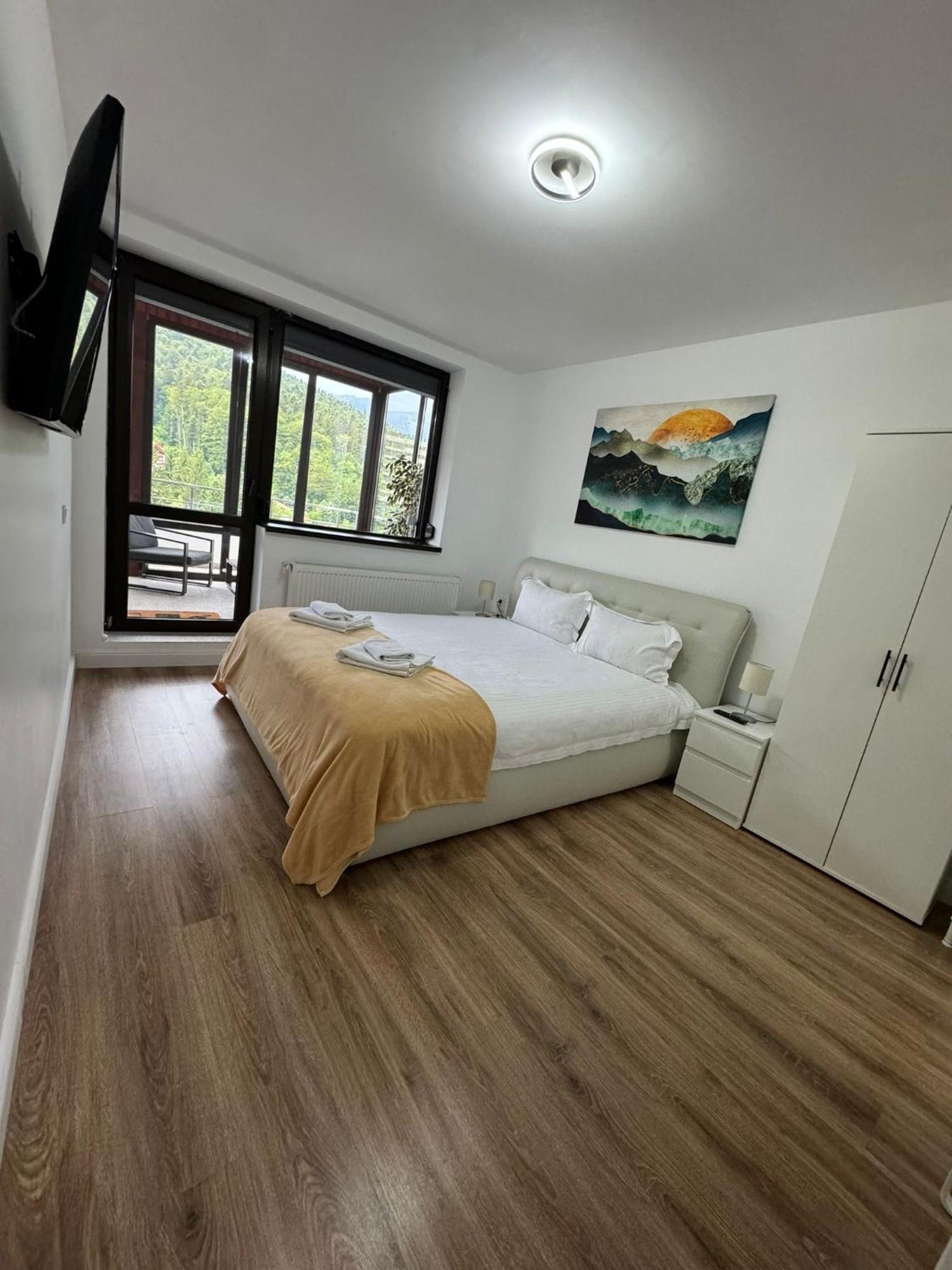 Best View Ap With Parking And 2 Bathrooms Sinaia Bagian luar foto