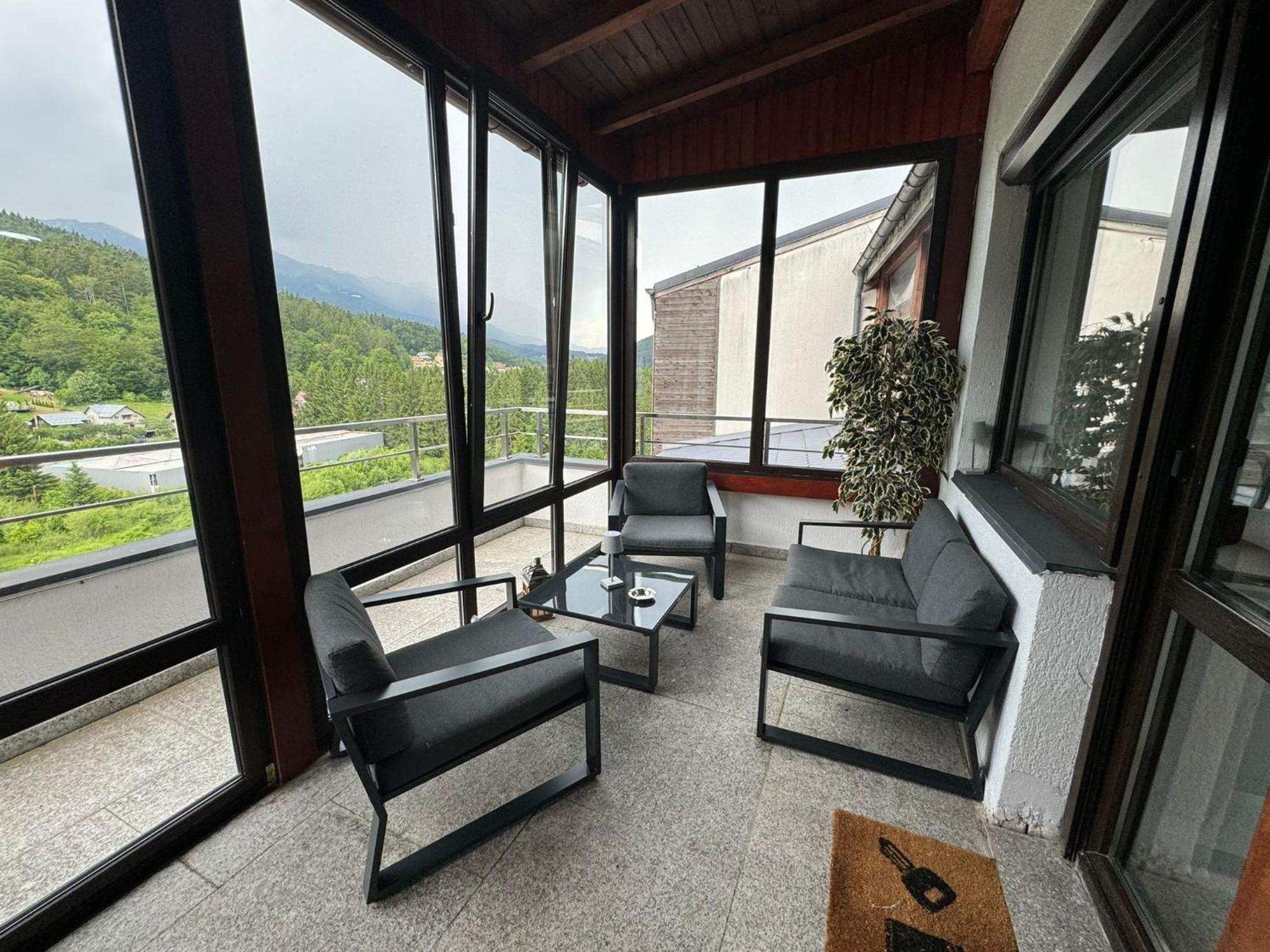 Best View Ap With Parking And 2 Bathrooms Sinaia Bagian luar foto