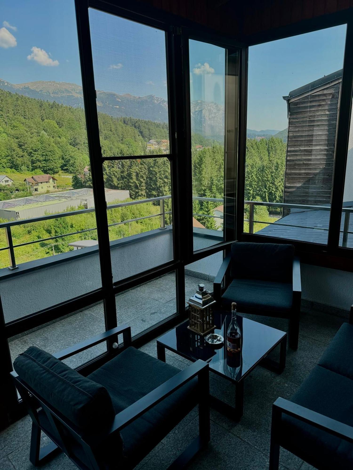 Best View Ap With Parking And 2 Bathrooms Sinaia Bagian luar foto